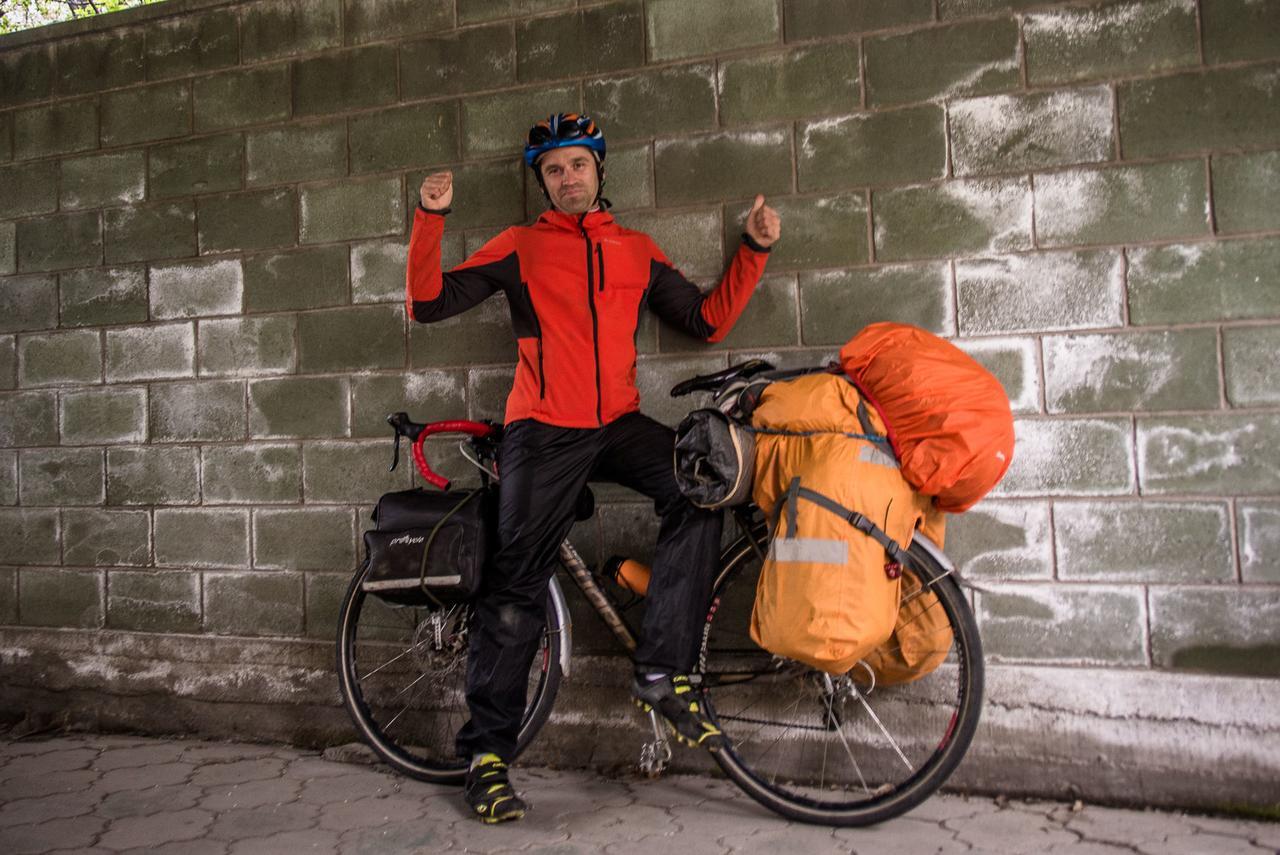 "European" Backpackers Hostel In Almaty Luaran gambar