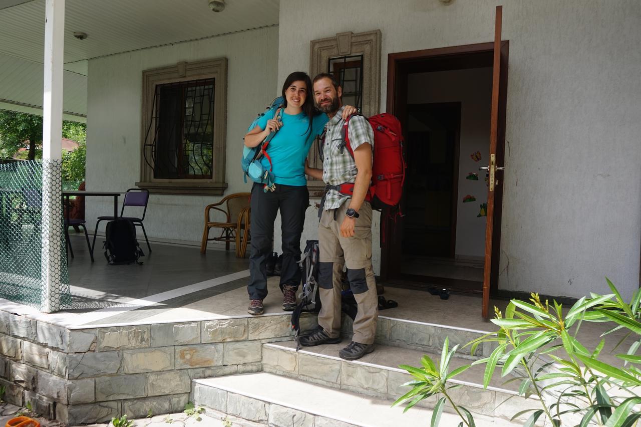"European" Backpackers Hostel In Almaty Luaran gambar