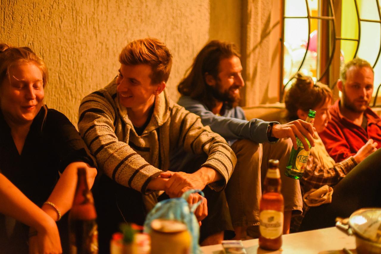 "European" Backpackers Hostel In Almaty Luaran gambar