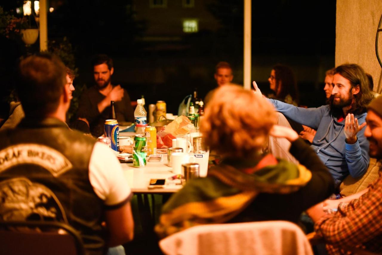 "European" Backpackers Hostel In Almaty Luaran gambar