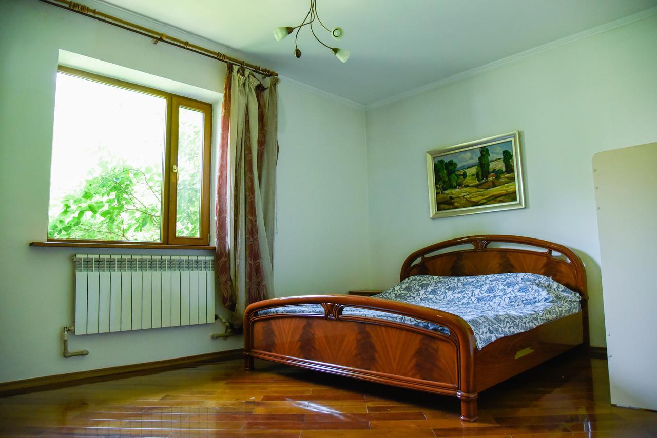 "European" Backpackers Hostel In Almaty Luaran gambar