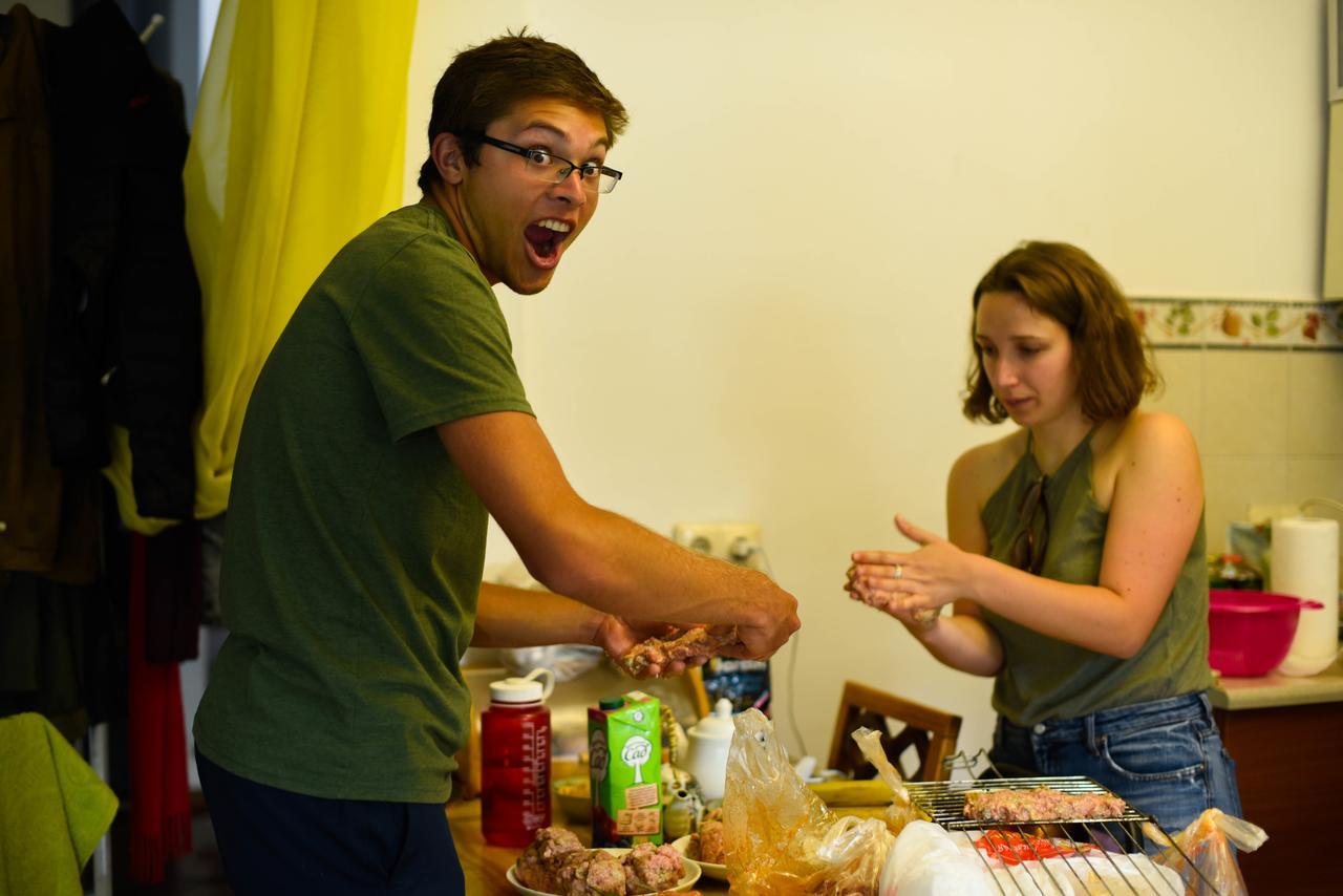 "European" Backpackers Hostel In Almaty Luaran gambar