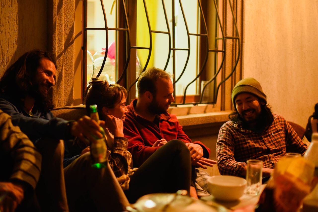 "European" Backpackers Hostel In Almaty Luaran gambar