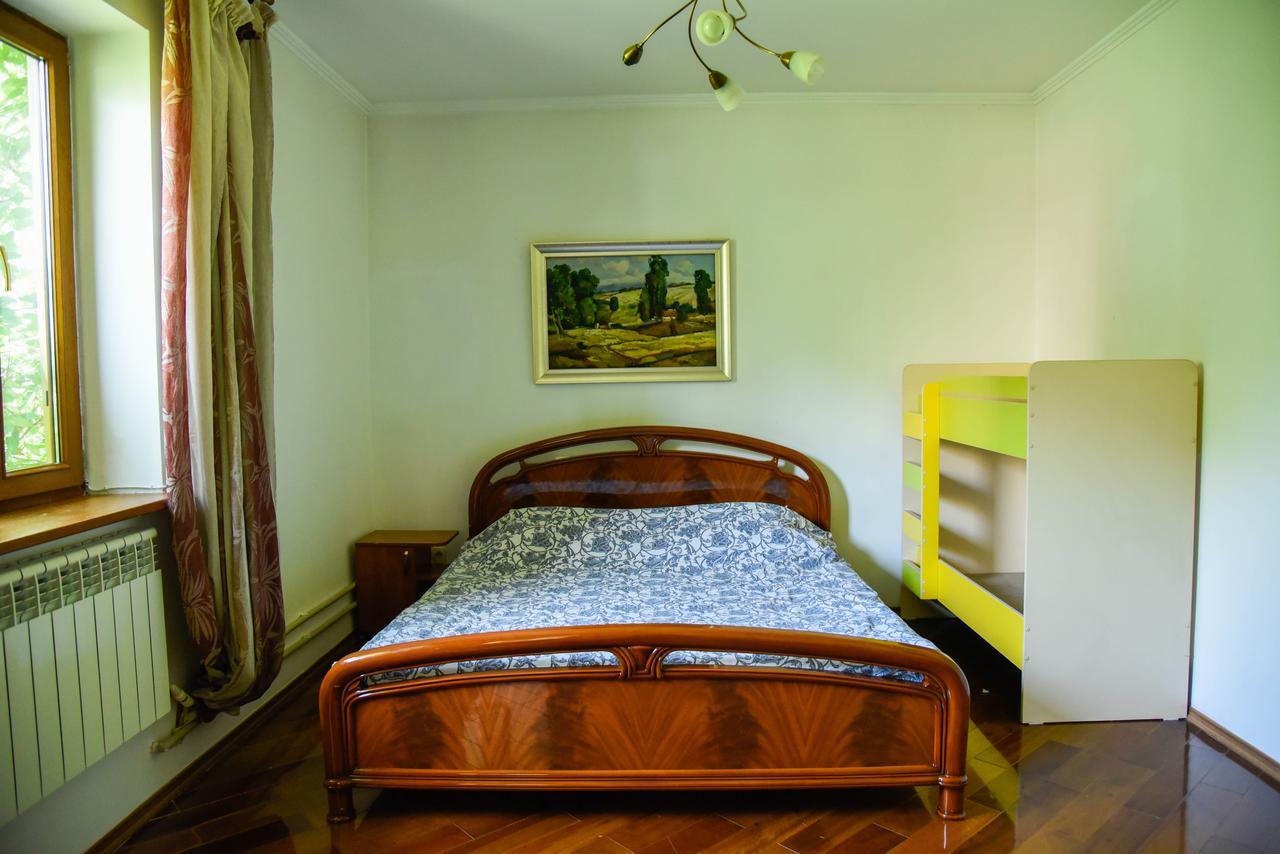 "European" Backpackers Hostel In Almaty Luaran gambar