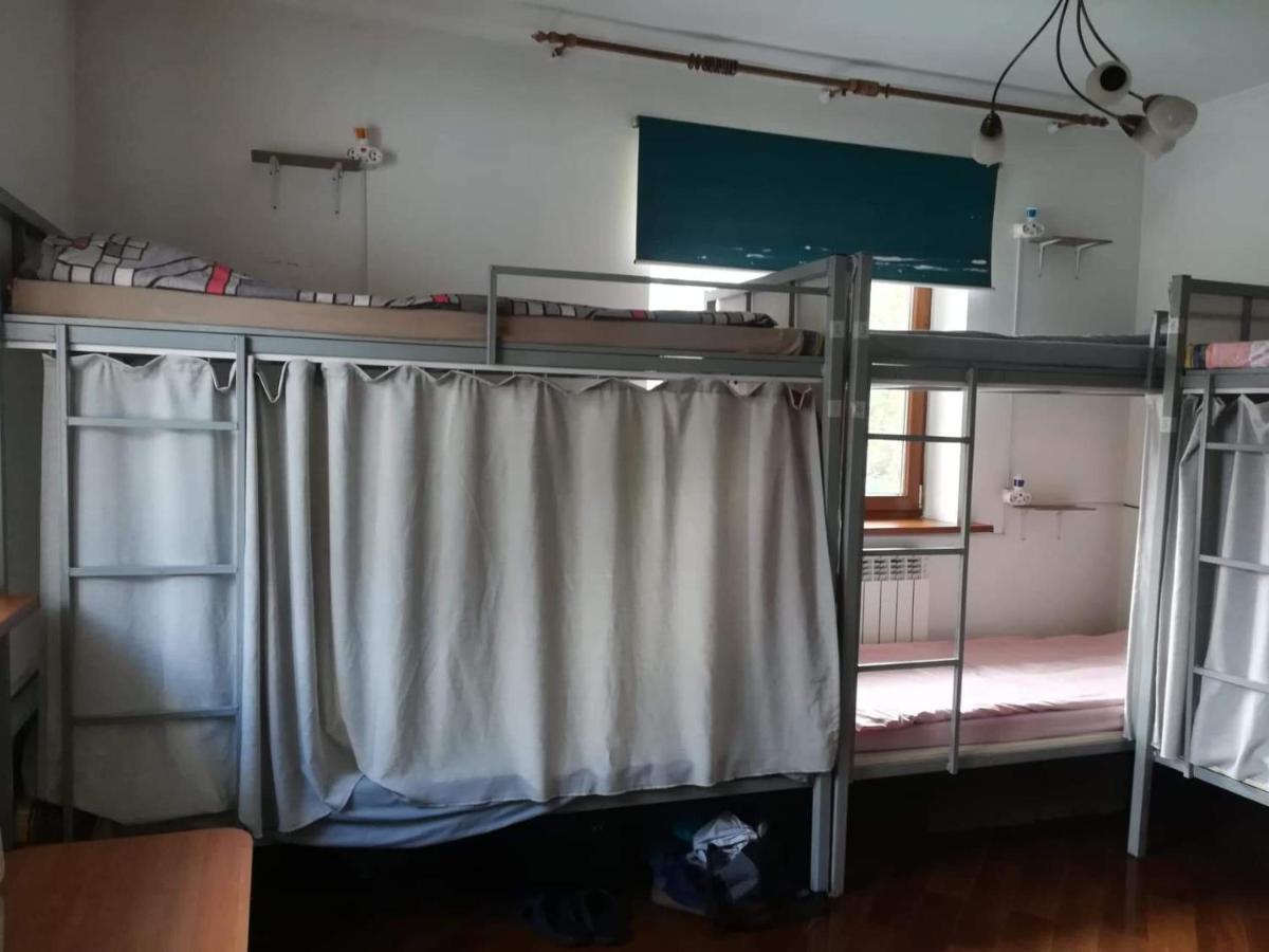 "European" Backpackers Hostel In Almaty Luaran gambar